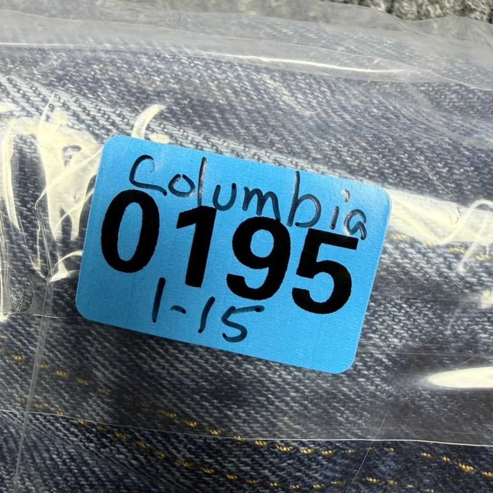 Levis note see